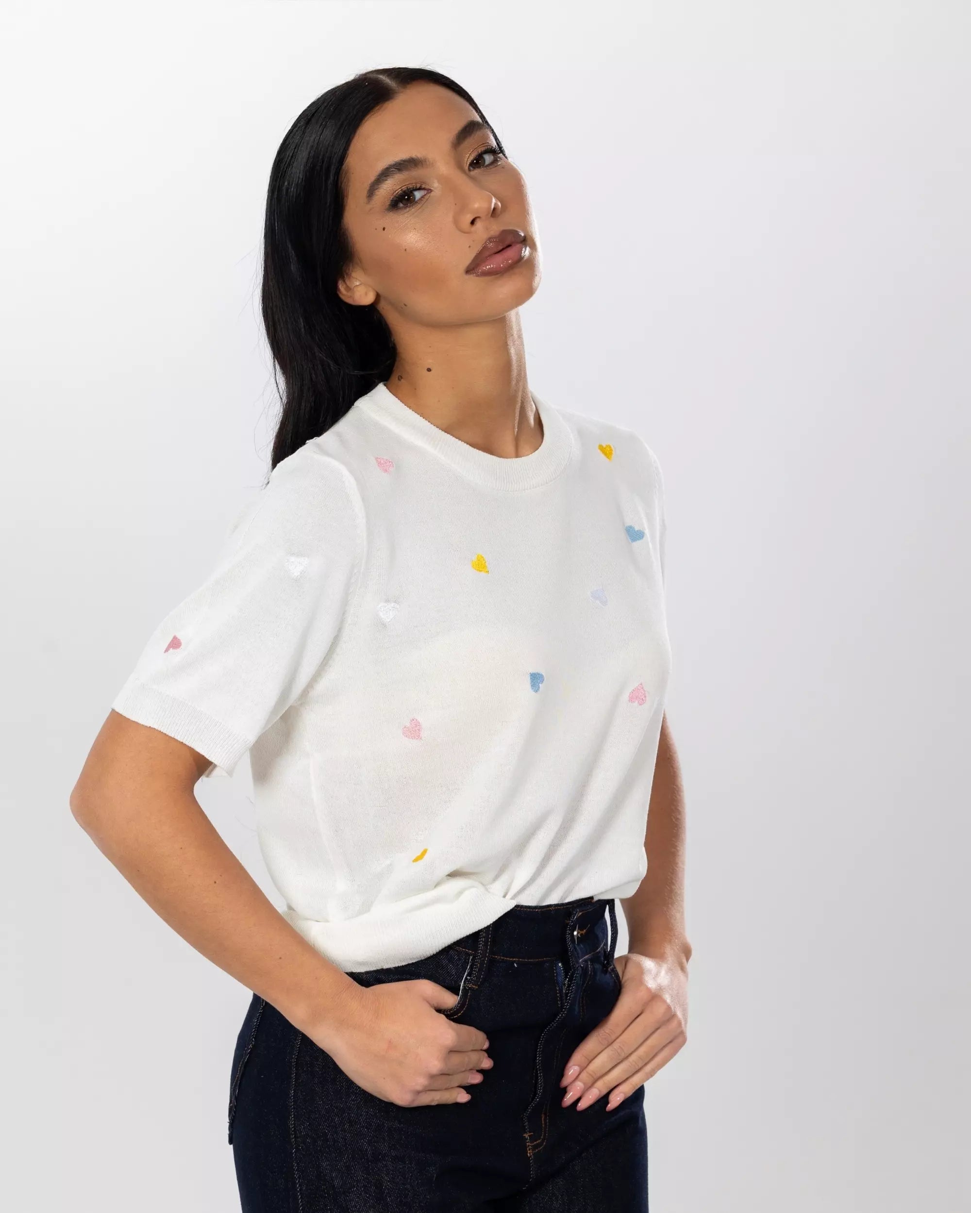 T-SHIRT SOTTILE CON CUORICINI