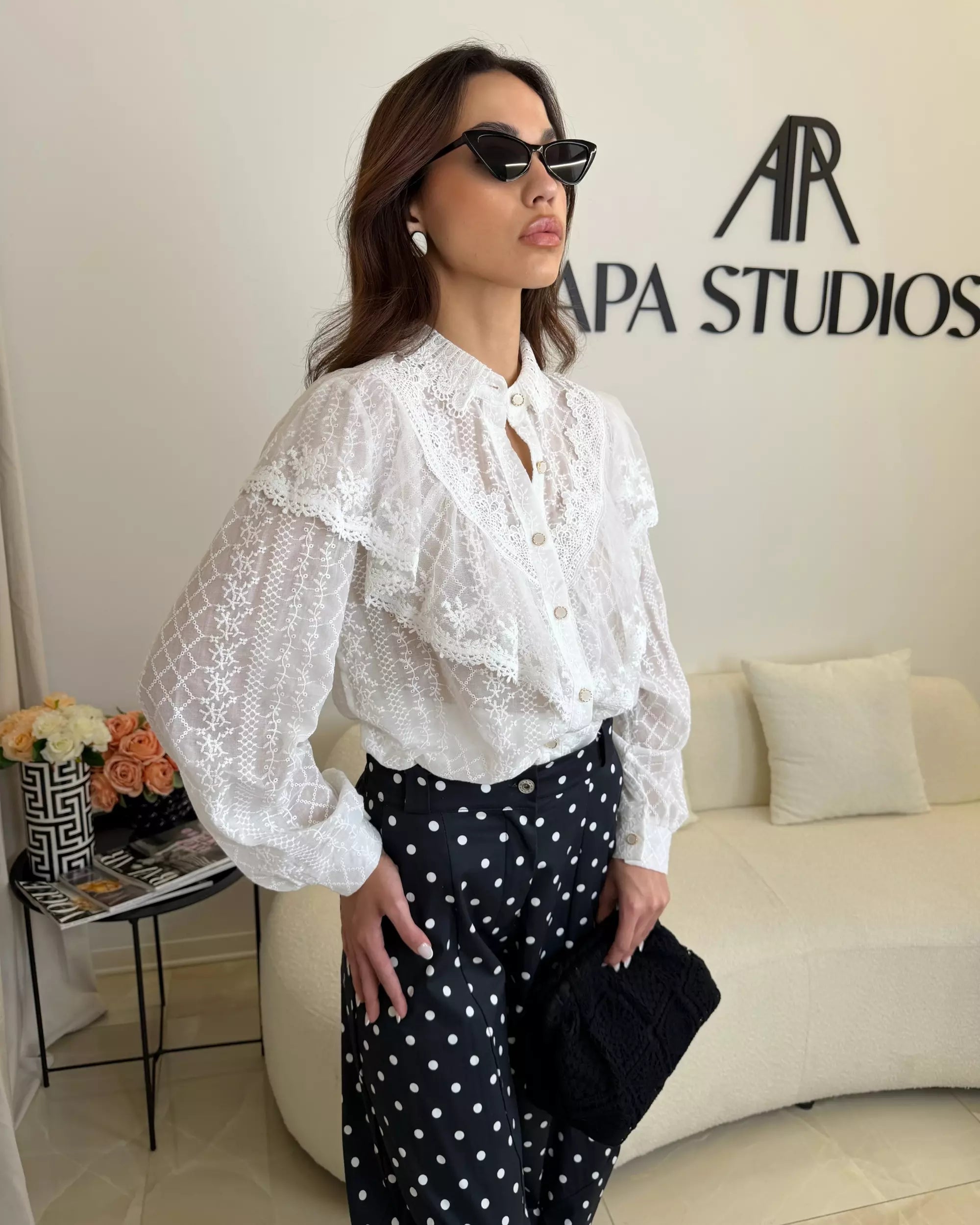 MARGARET- CAMICIA IN PIZZO CON VOLANT