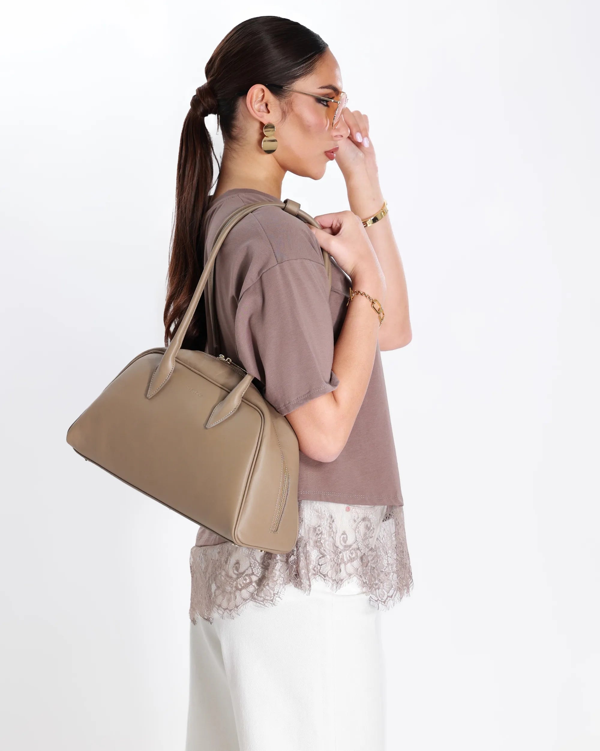 ISABEL- T-SHIRT CON PIZZO ASIMMETRICA