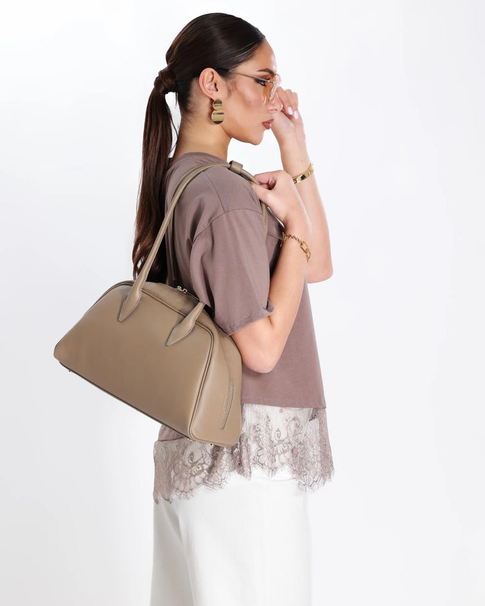 ISABEL- T-SHIRT CON PIZZO ASIMMETRICA