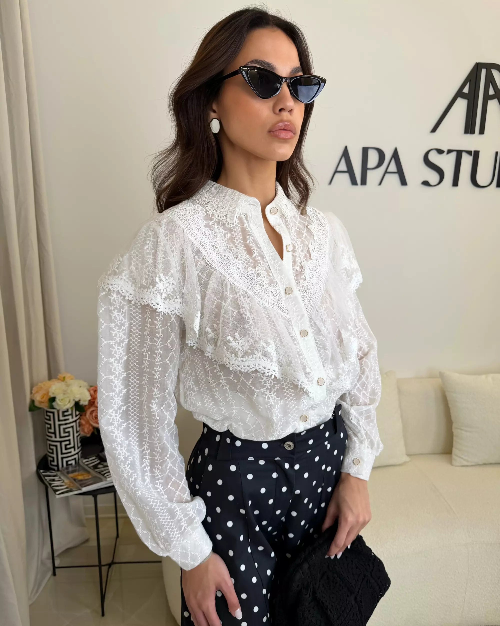 MARGARET- CAMICIA IN PIZZO CON VOLANT