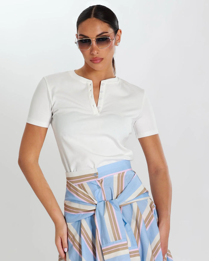 TAYLA- T-SHIRT CON BOTTONCINI